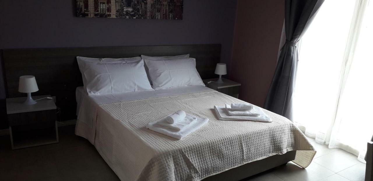 Borgo Palombaio 2 Bed & Breakfast คาตาเนีย ภายนอก รูปภาพ